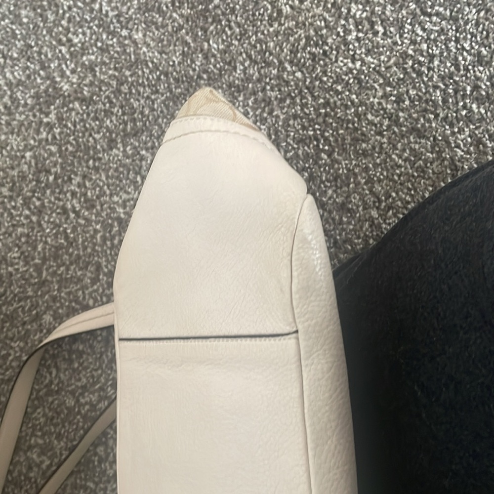 Cream Coach Bag - Picture 5 of 8